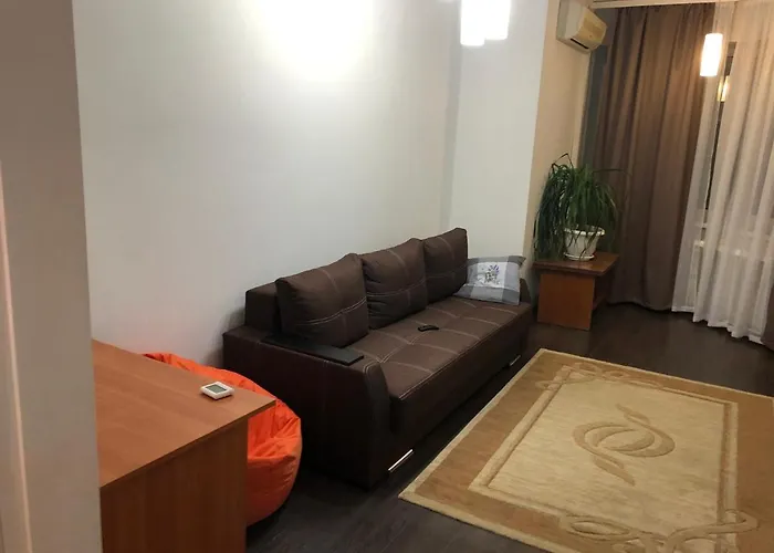 Затишна 2Х Кімнатна Квартира Біля Метро Академмістечко